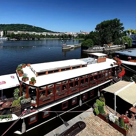 Pokoj S Krasnym Vyhledem Prague